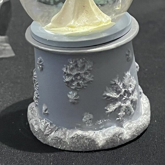 Avon Sterling Silver Angel Pierced Earrings in Snowglobe Giftbox New - Picture 3 of 12